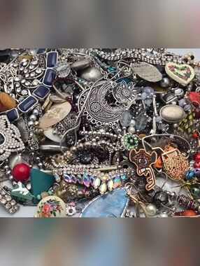 2.1 lbs Mixed Vintage Costume Jewelry Lot Craft Repair DIY Repurpose